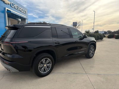 2025 Chevrolet Traverse LT