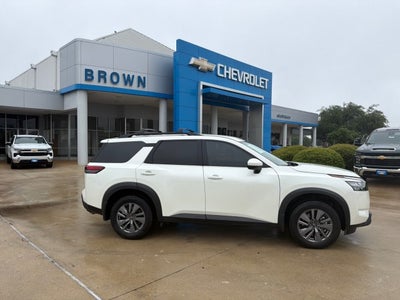 2024 Nissan Pathfinder SV