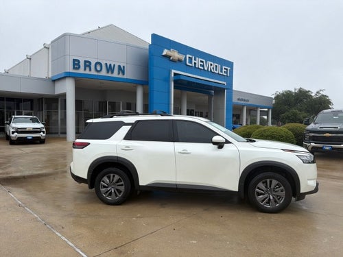 2024 Nissan Pathfinder SV