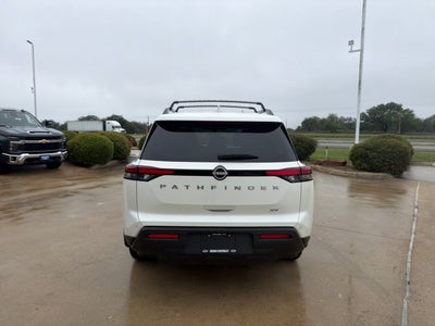 2024 Nissan Pathfinder SV
