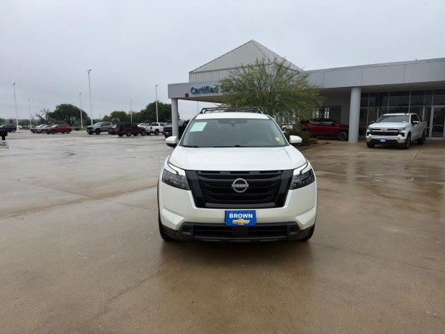2024 Nissan Pathfinder SV